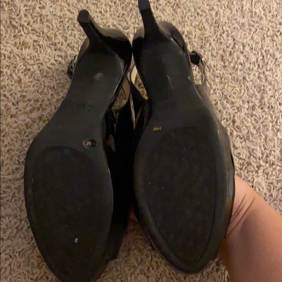 Black high heels - Picture 3 of 3